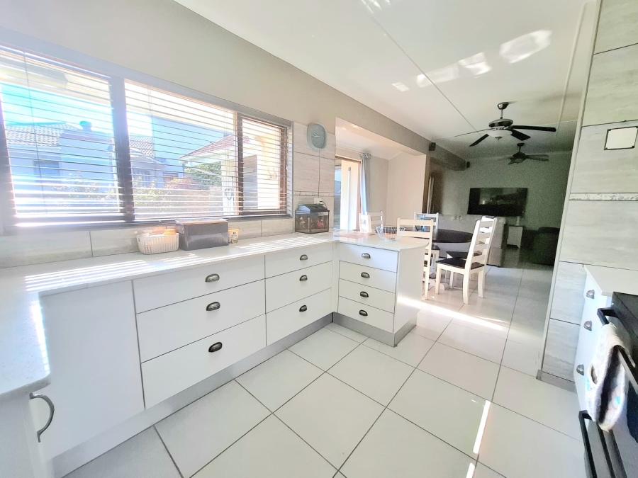 5 Bedroom Property for Sale in Beacon Bay Eastern Cape